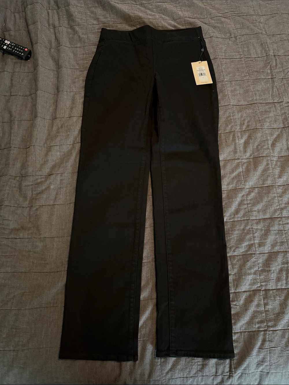 NYDJ Black Straight-Leg Jeans – Classic Clean Finish
